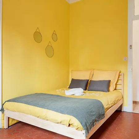 Cosy And Trendy 3 Bedrooms Train Tramway ニース