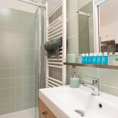 Cosy And Trendy 3 Bedrooms Train Tramway Apartamento Niza