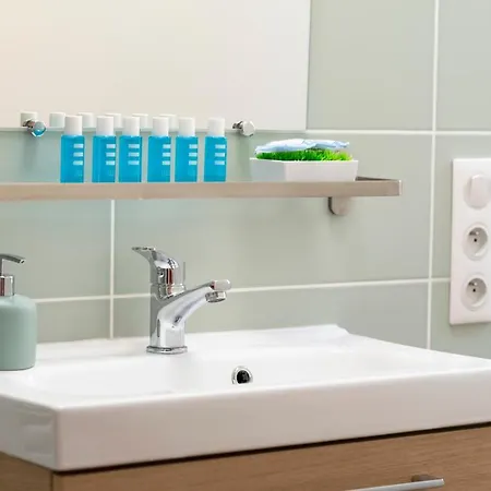 Apartament Cosy And Trendy 3 Bedrooms Train Tramway