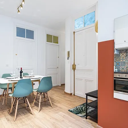 Cosy And Trendy 3 Bedrooms Train Tramway
